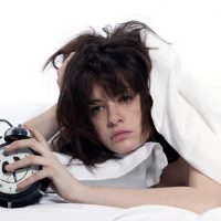 4. tidak memiliki jadwal tidur yang tetap